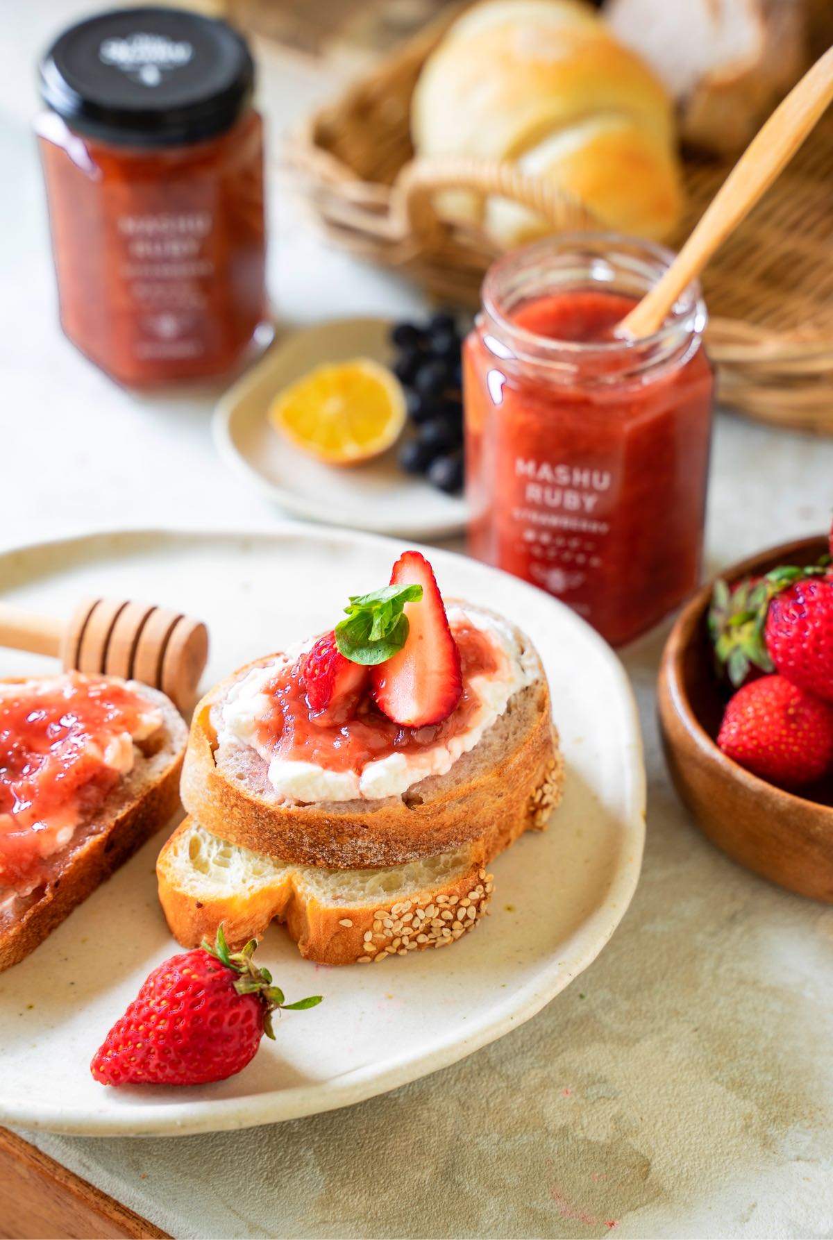 砂糖不使用の特別なジャム。 MYHONEY いちごジャム